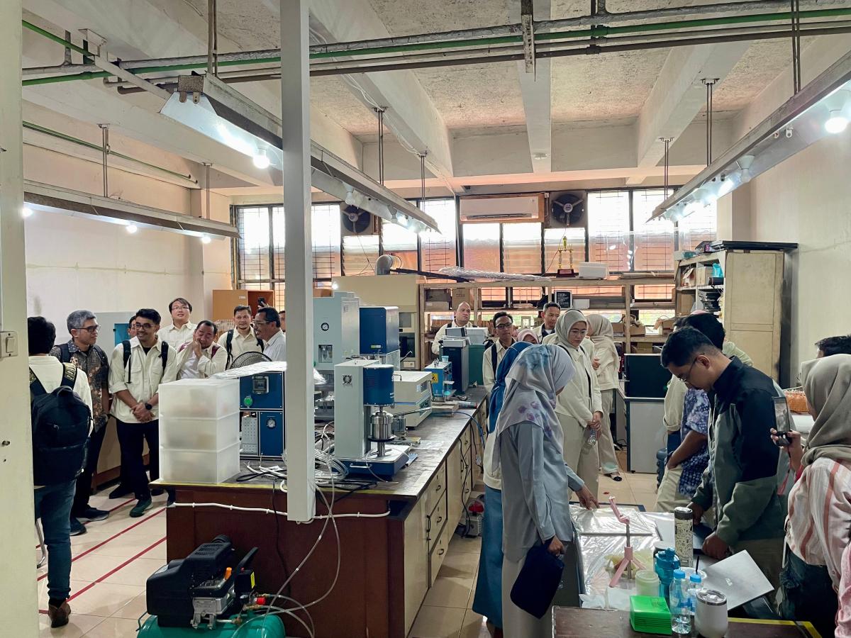Kunjungan Lab dan pembicara capacity building Kelompok Kerja Non Fuel ...